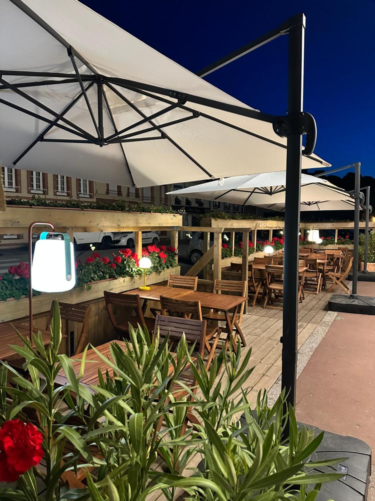 Le Comptoir Du Paradis La Ferté-Frênel Exterior foto
